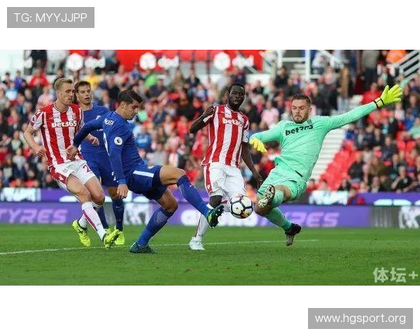 半高球成败笔莫拉塔点球离谱被科斯塔轻松扑出引热议赛场瞬间回顾