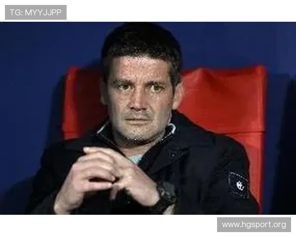 接替小因扎吉开启新时代国米官宣四十四岁名宿齐沃执掌帅印两年